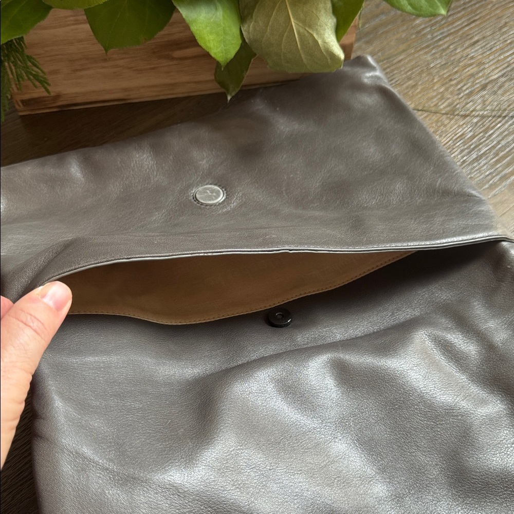 CHRISTOPHER KON™️ Gray Leather Men's Clutch - Picture 2 of 11